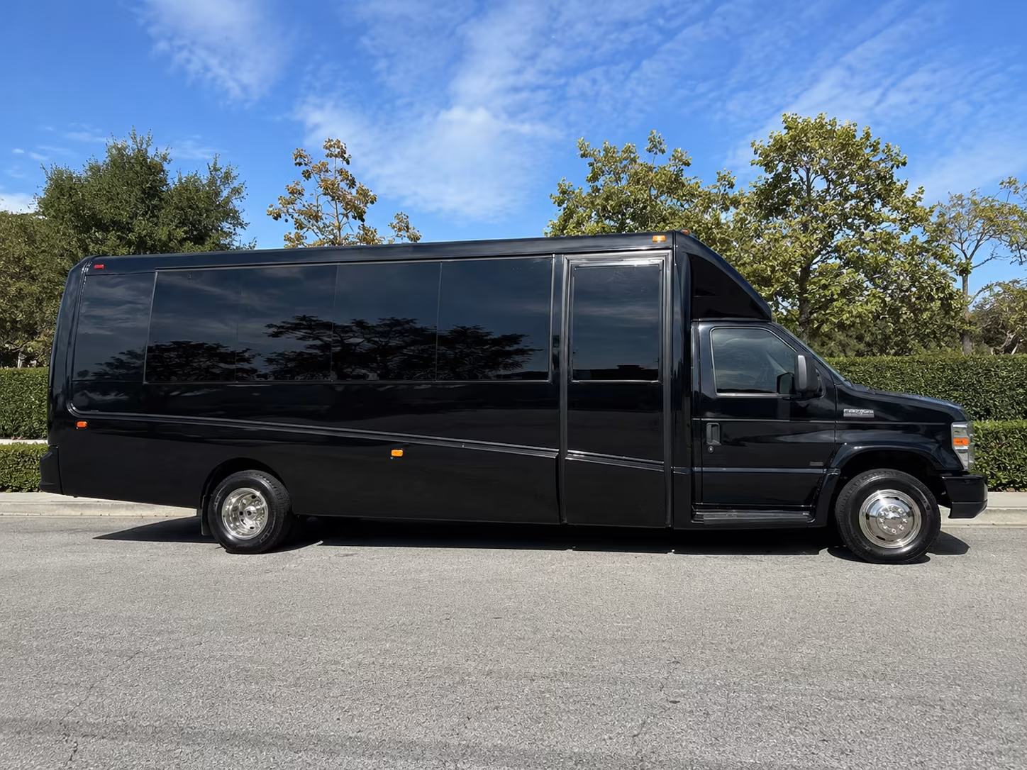 bloomington private bus rentals for bloomington concerts and festivals