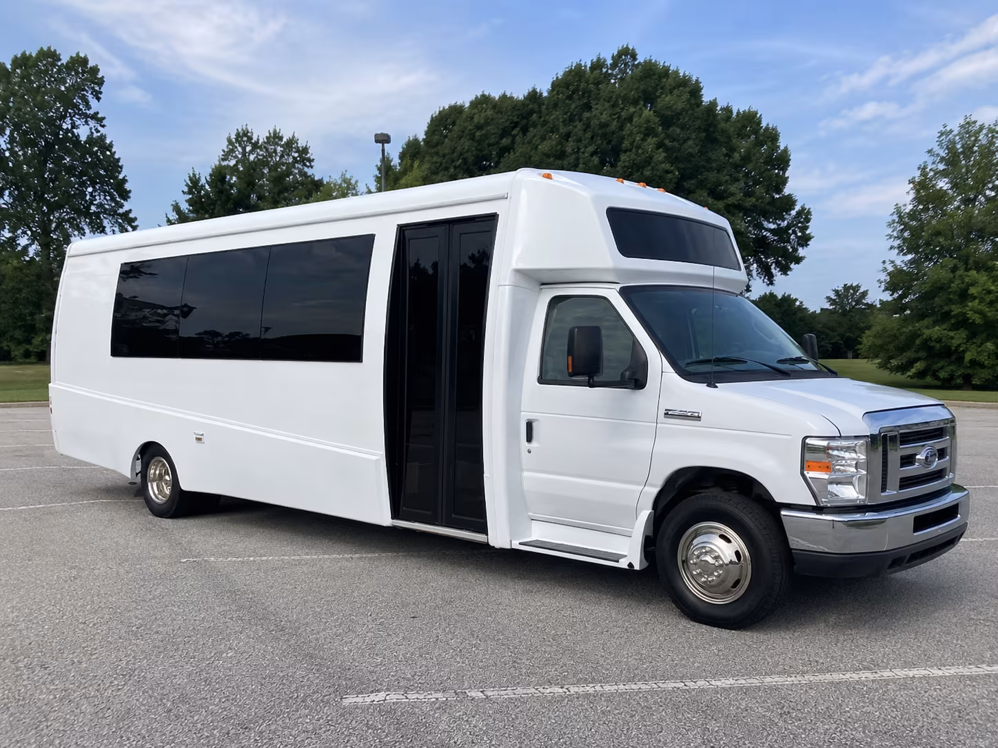 mankato 18 passenger party bus