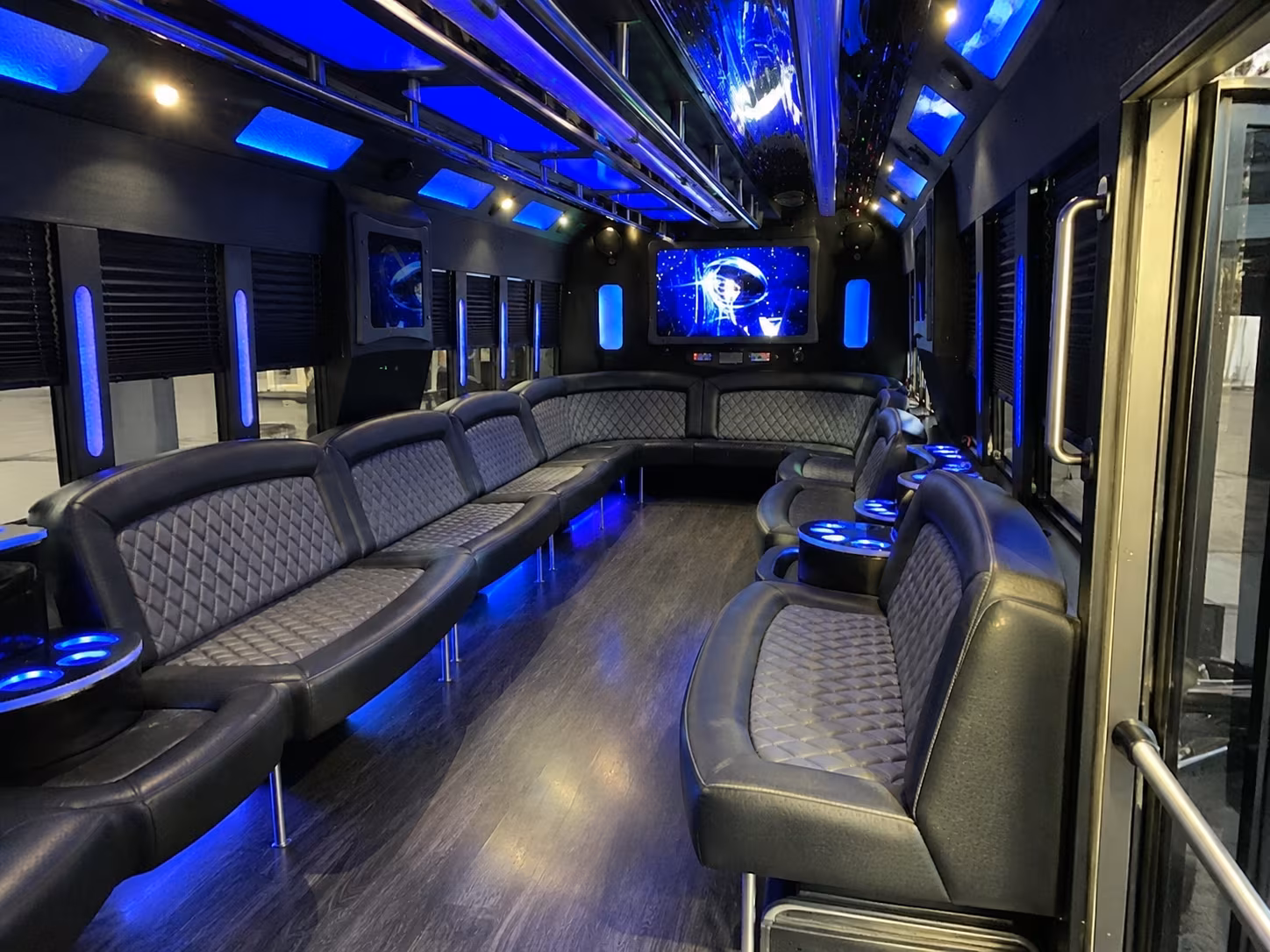 mankato 28 passenger party bus interior