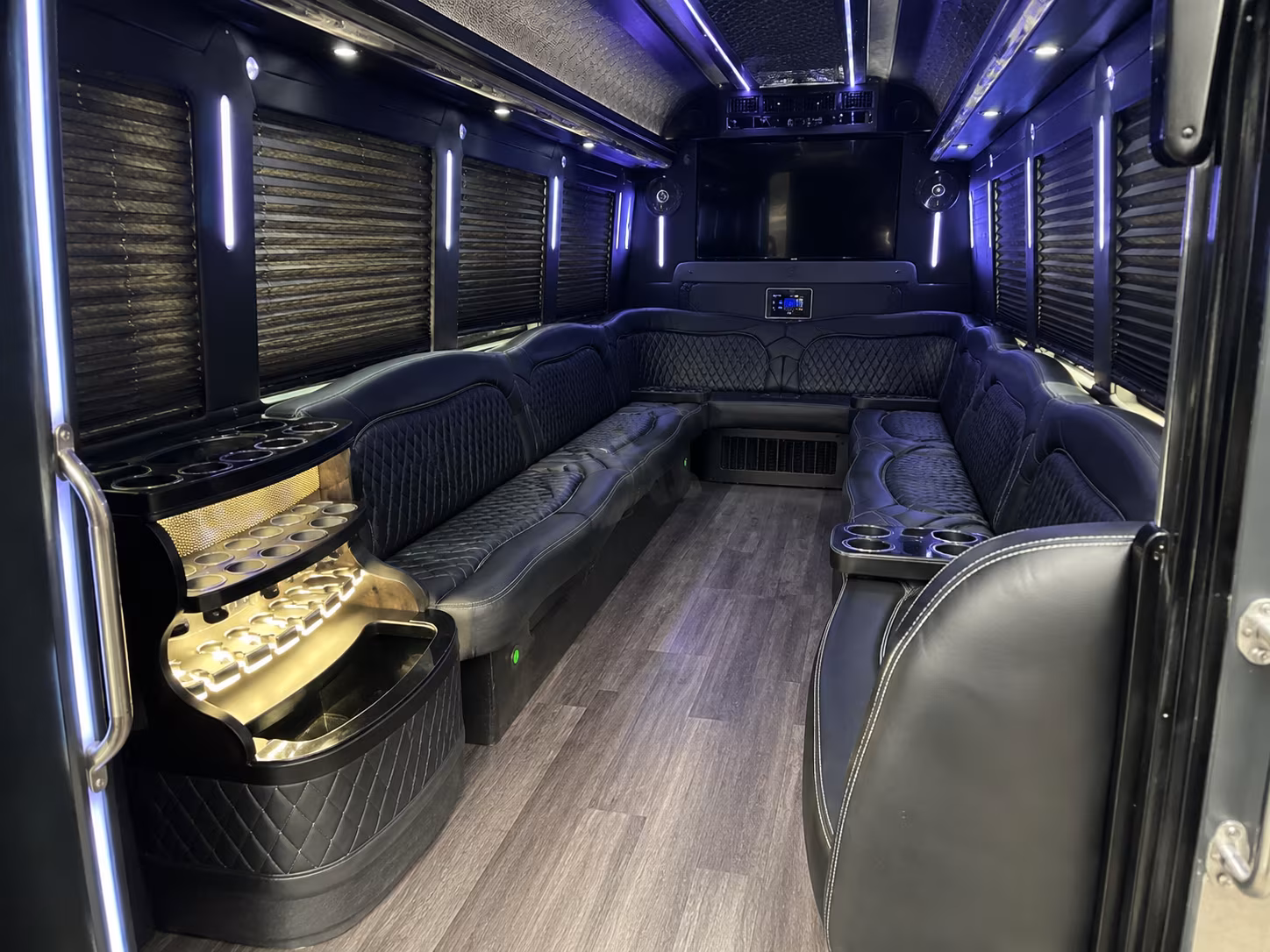 morgan creek vineyards minnesota river valley wine trail party bus