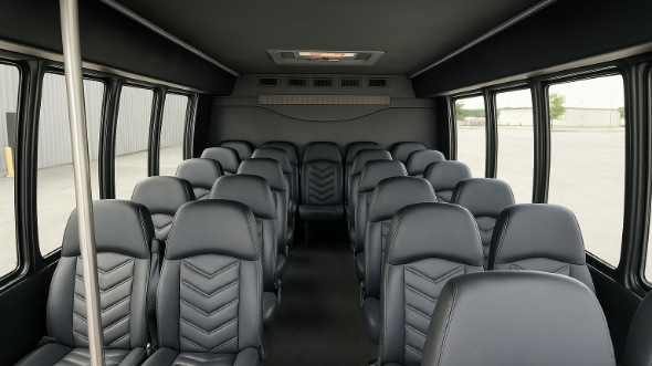 cedar rapids 28 passenger minibus
